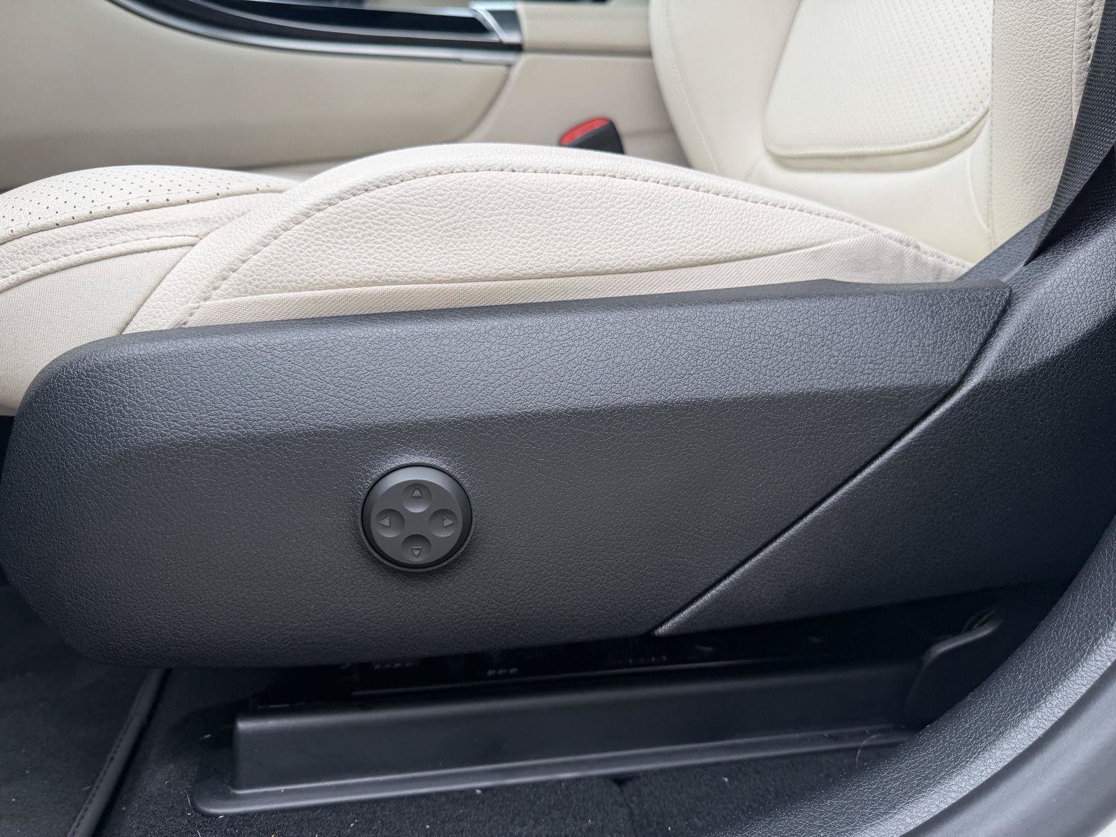 Certified 2026 Mercedes-Benz GLC 300 image 7