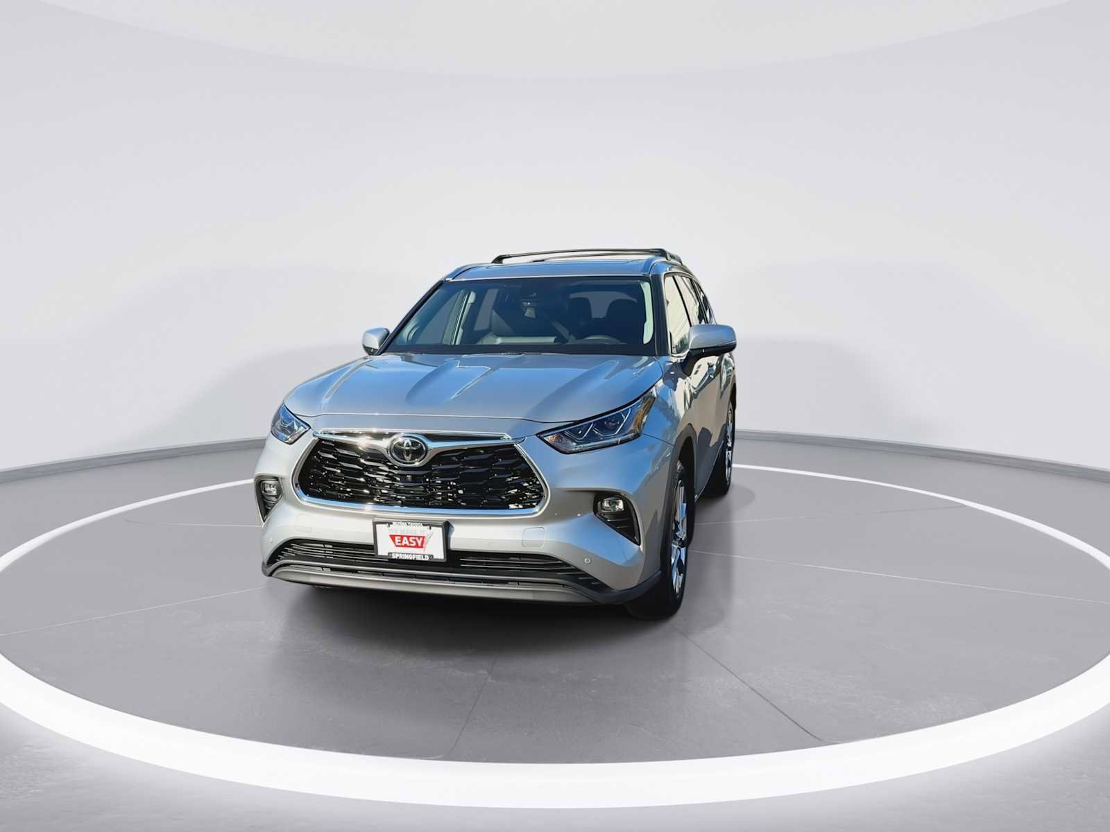 New 2025 Toyota Highlander Limited image 3