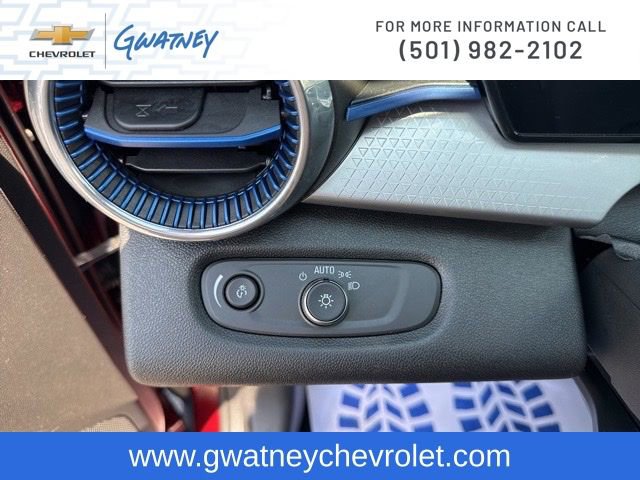 Used 2025 Chevrolet Trax LT w/ LT Convenience Package image 24