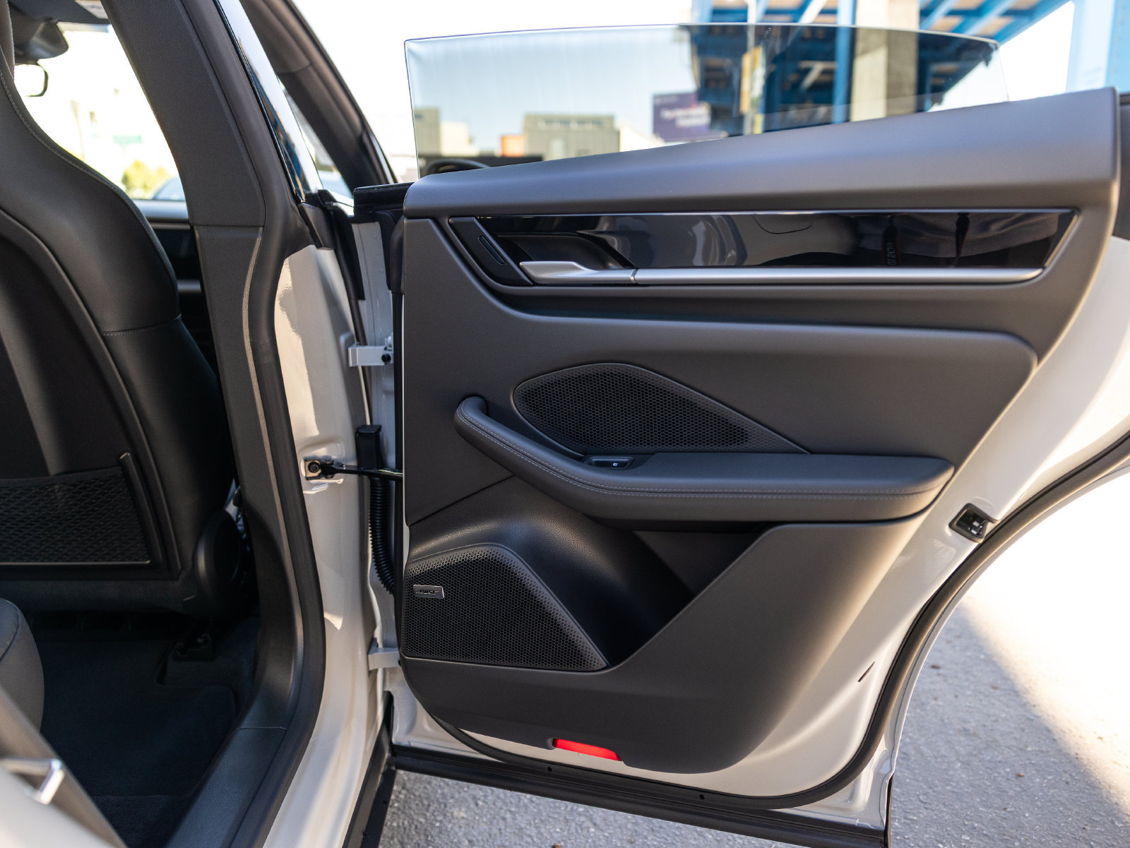 New 2026 Porsche Macan Electric RWD image 43