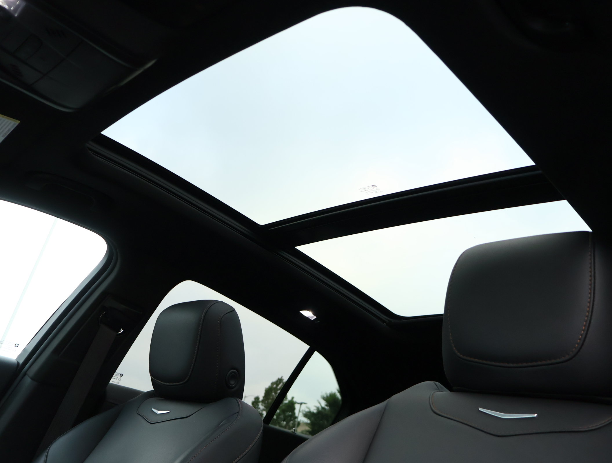 Used 2023 Cadillac XT4 Sport w/ Cold Weather Package AWD/4WD image 22