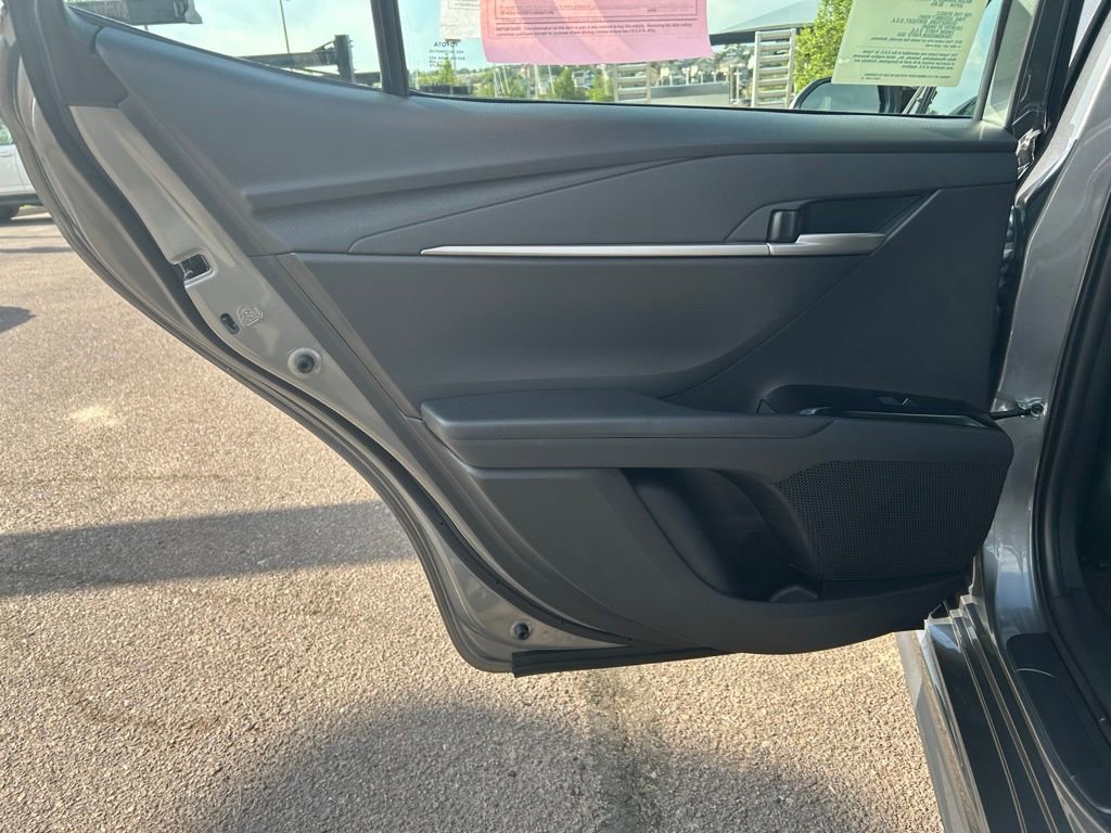 Used 2025 Toyota Camry SE image 24