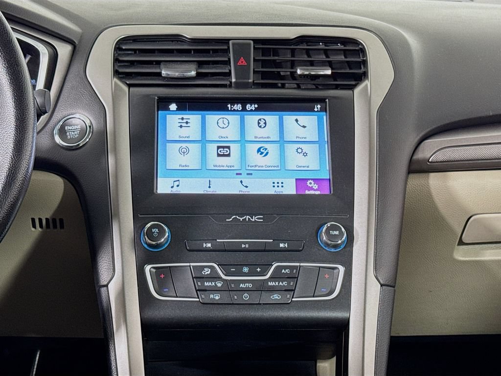Used 2019 Ford Fusion SE FWD image 12
