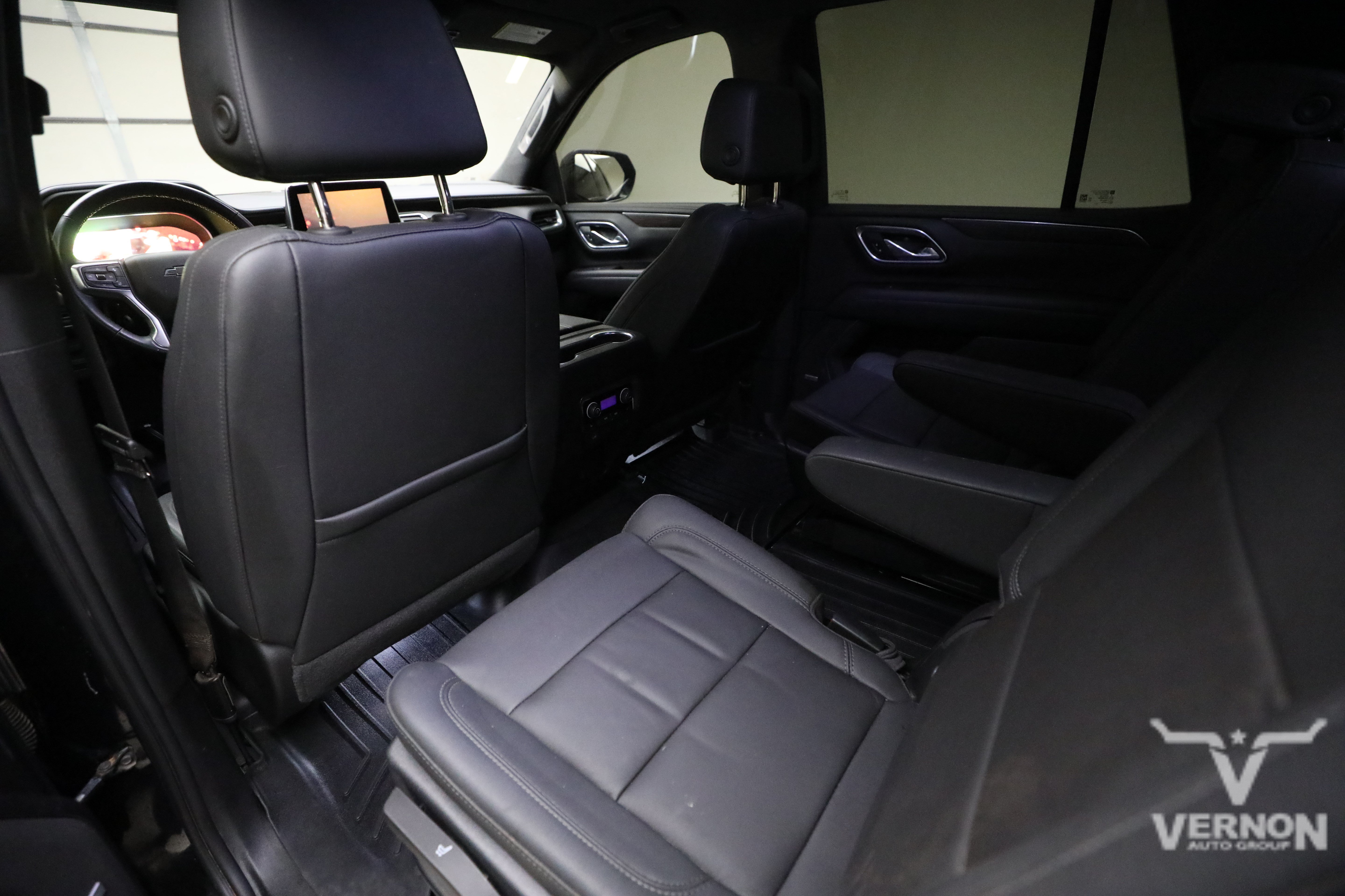Used 2023 Chevrolet Tahoe Z71 w/ Z71 Off-Road Package AWD/4WD image 9