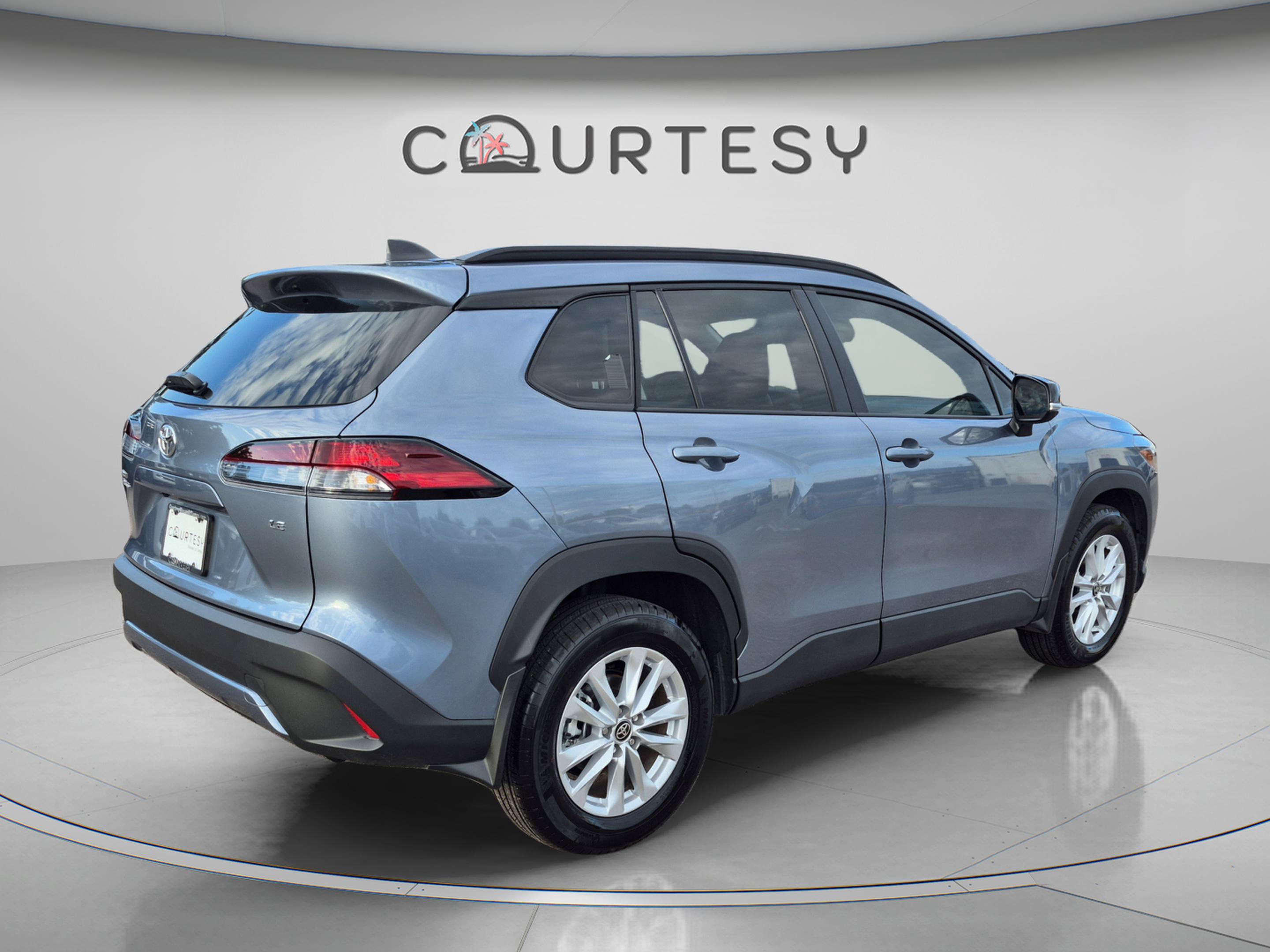 Used 2026 Toyota Corolla Cross LE FWD image 7