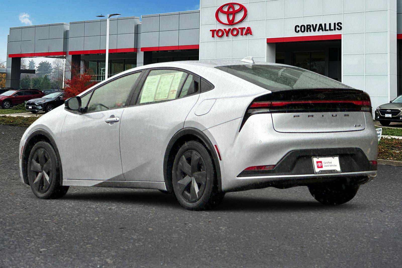 Used 2024 Toyota Prius LE image 6