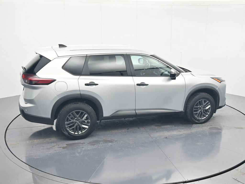 Used 2024 Nissan Rogue S FWD image 30