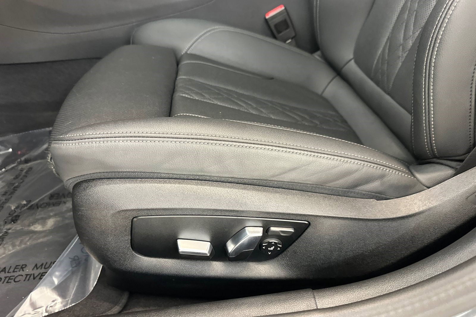 Used 2023 BMW 530i w/ M Sport Package image 14