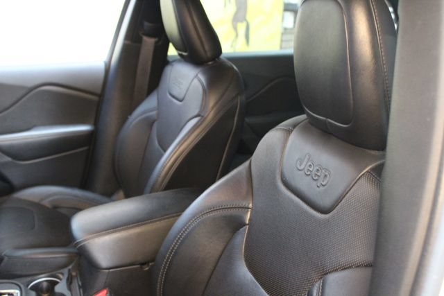 Used 2019 Jeep Cherokee Limited AWD/4WD image 19
