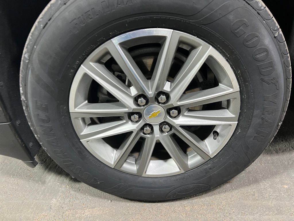 Used 2023 Chevrolet Traverse LT image 42