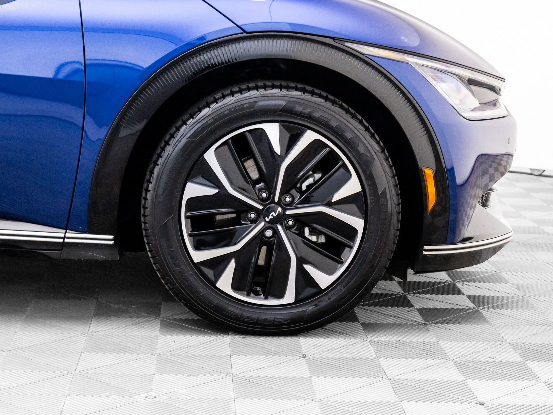 Used 2022 Kia EV6 Wind image 40