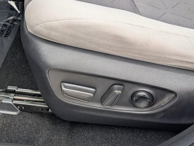 Used 2020 Toyota RAV4 XLE w/ Convenience Package image 25