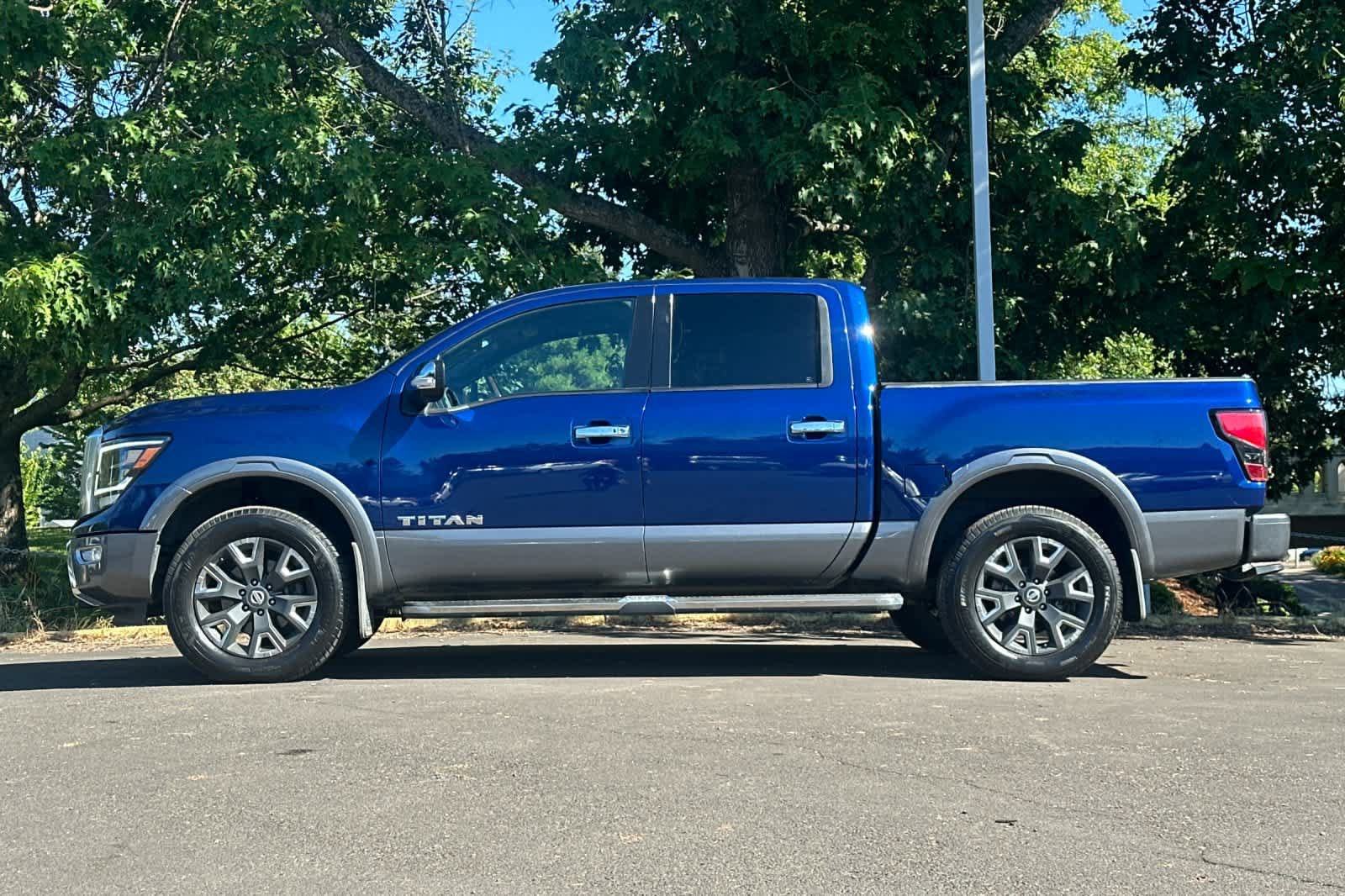 Used 2021 Nissan Titan Platinum Reserve w/ Moonroof Package AWD/4WD image 5