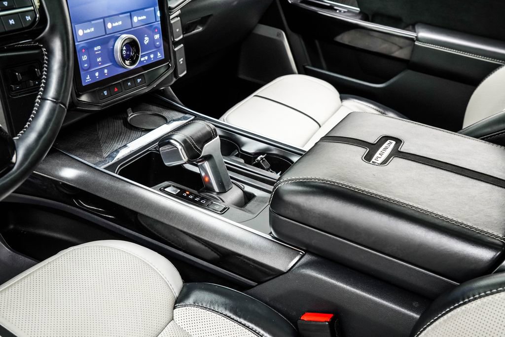 Used 2022 Ford F150 Lightning Platinum image 19