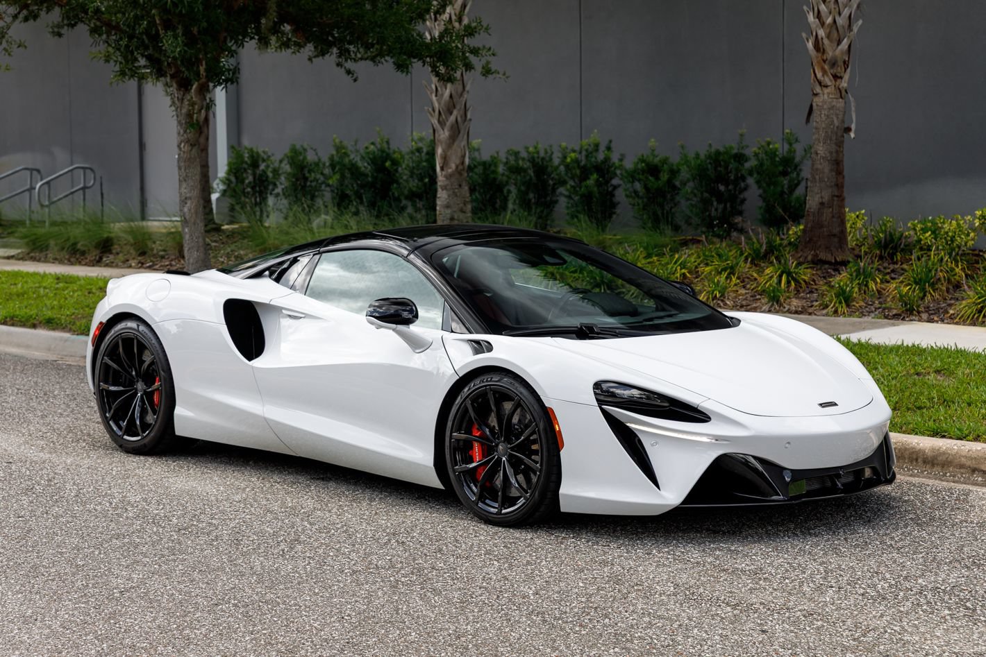 Used 2025 McLaren Artura Spider