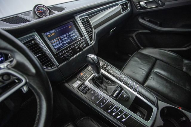 Used 2015 Porsche Macan Turbo image 51