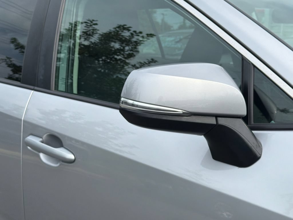 Used 2025 Toyota RAV4 XLE AWD/4WD image 8