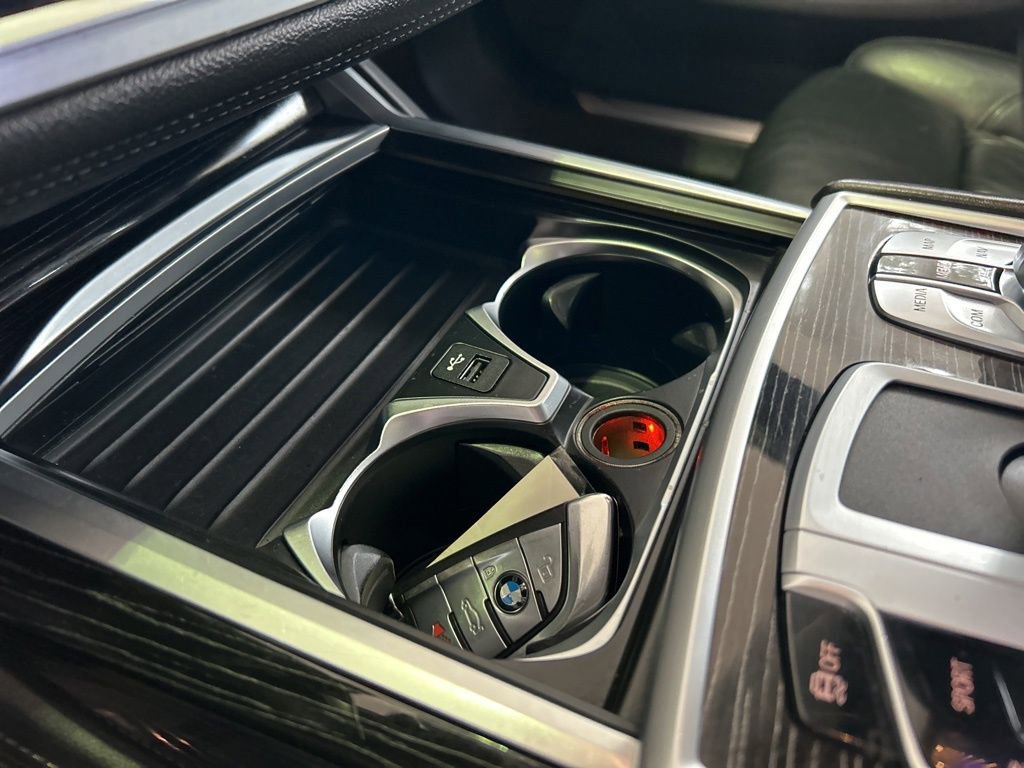 Used 2022 BMW 740i xDrive w/ M Sport Package image 50