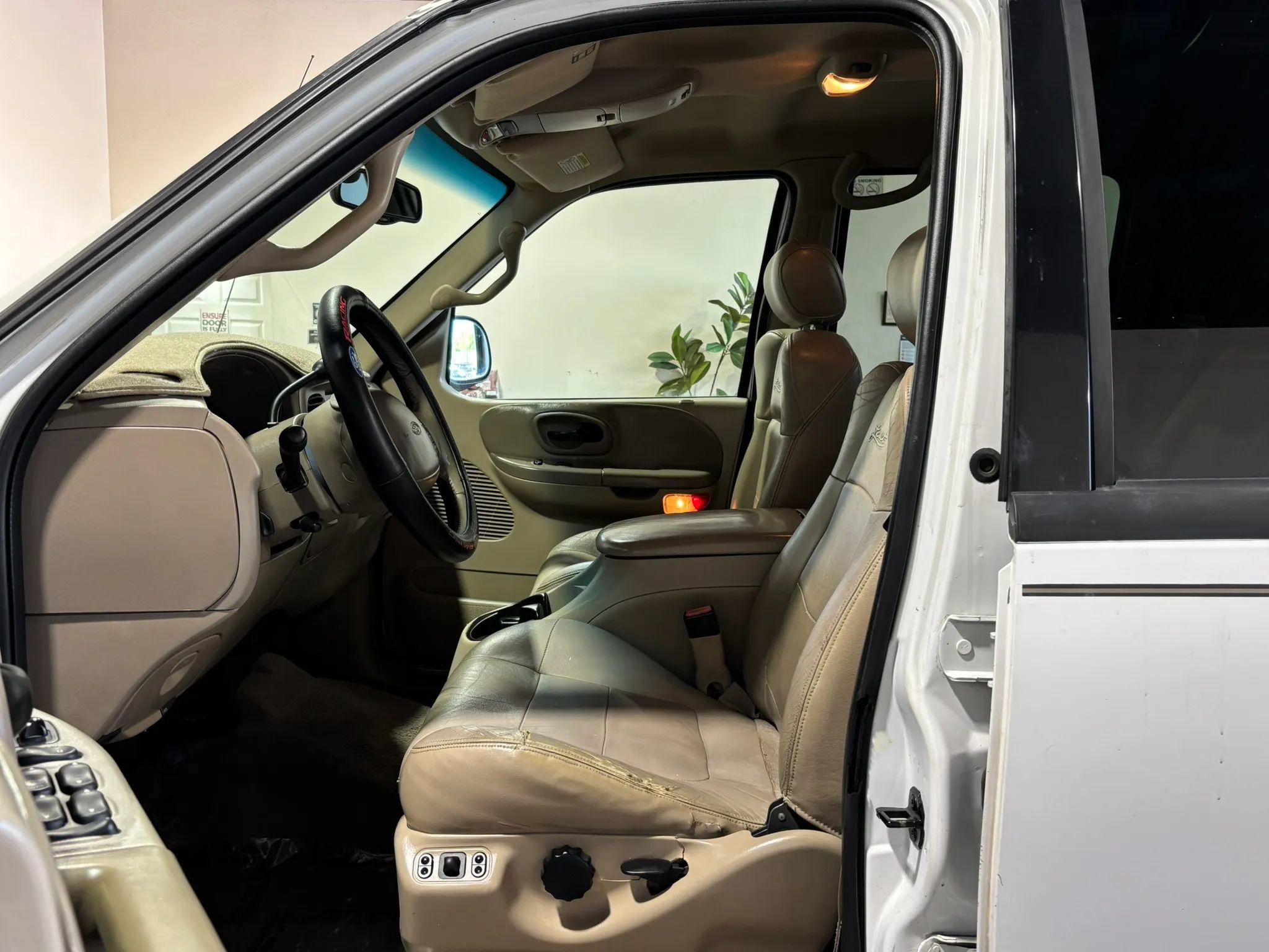 Used 2001 Ford F150 XLT AWD/4WD image 9