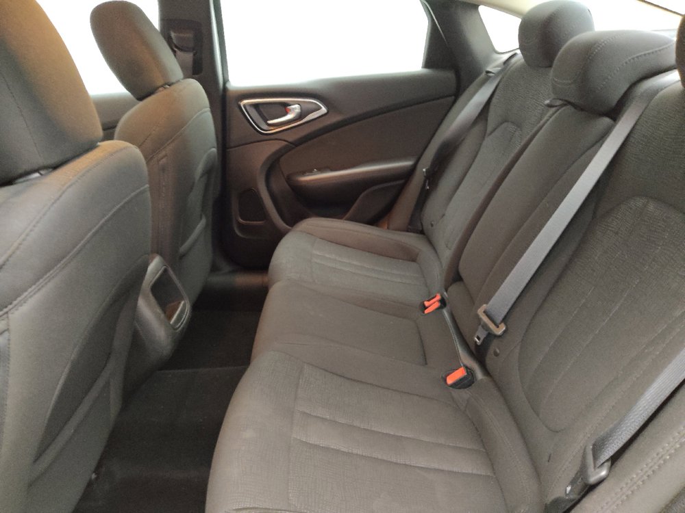 Used 2016 Chrysler 200 Limited FWD image 18