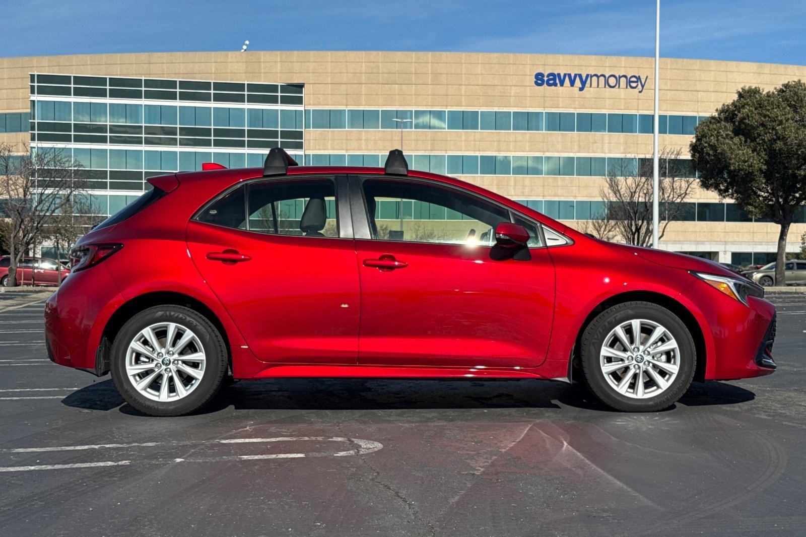 Used 2025 Toyota Corolla SE image 3