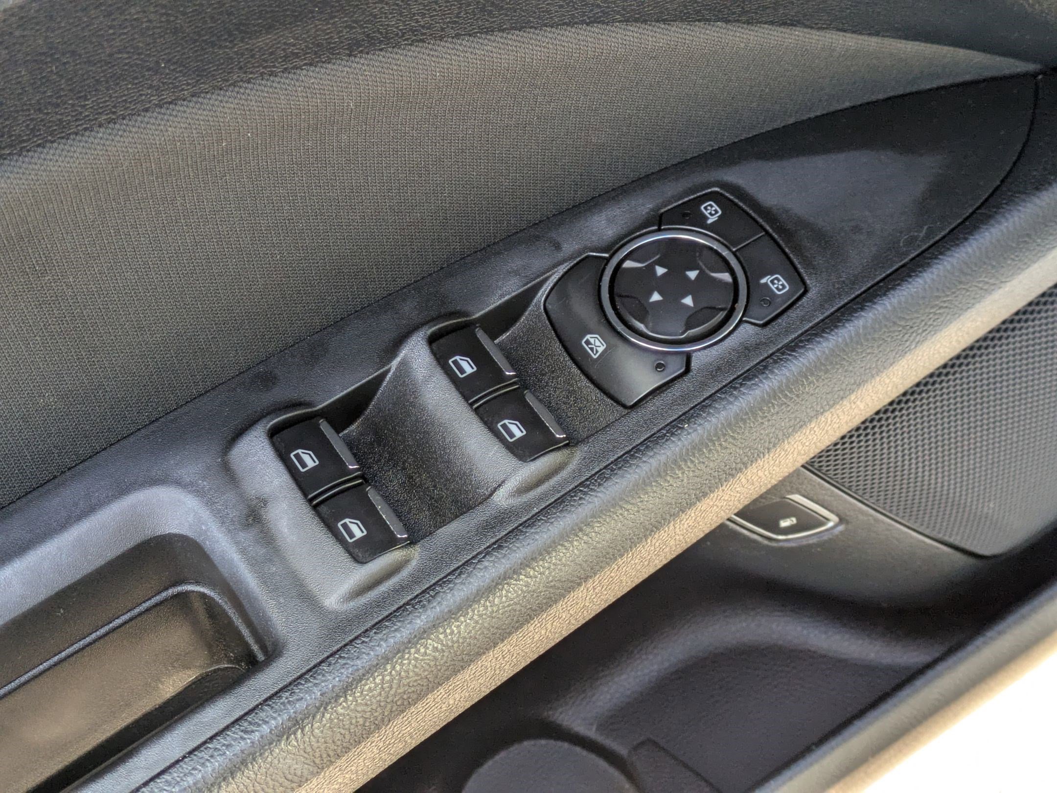 Used 2020 Ford Fusion SE image 11