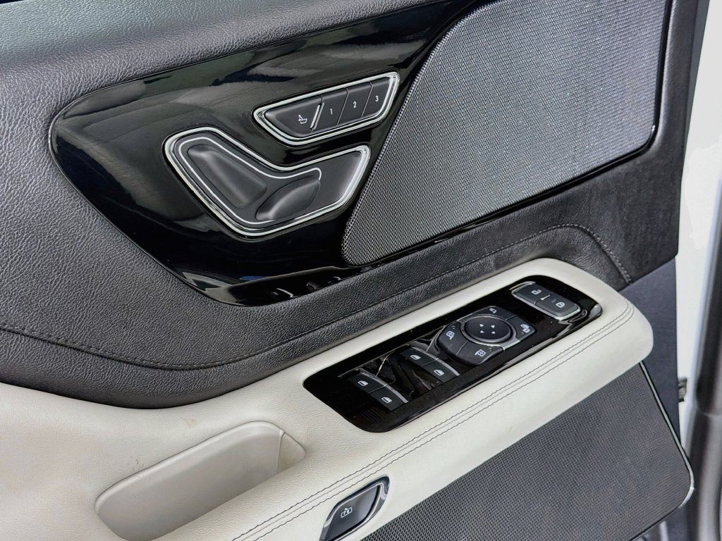 New 2027 Lincoln Aviator 2WD image 18