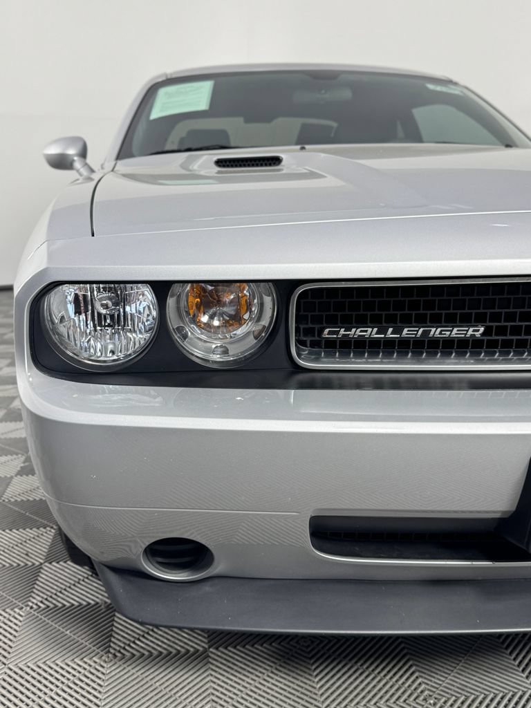 Used 2010 Dodge Challenger SE RWD image 27