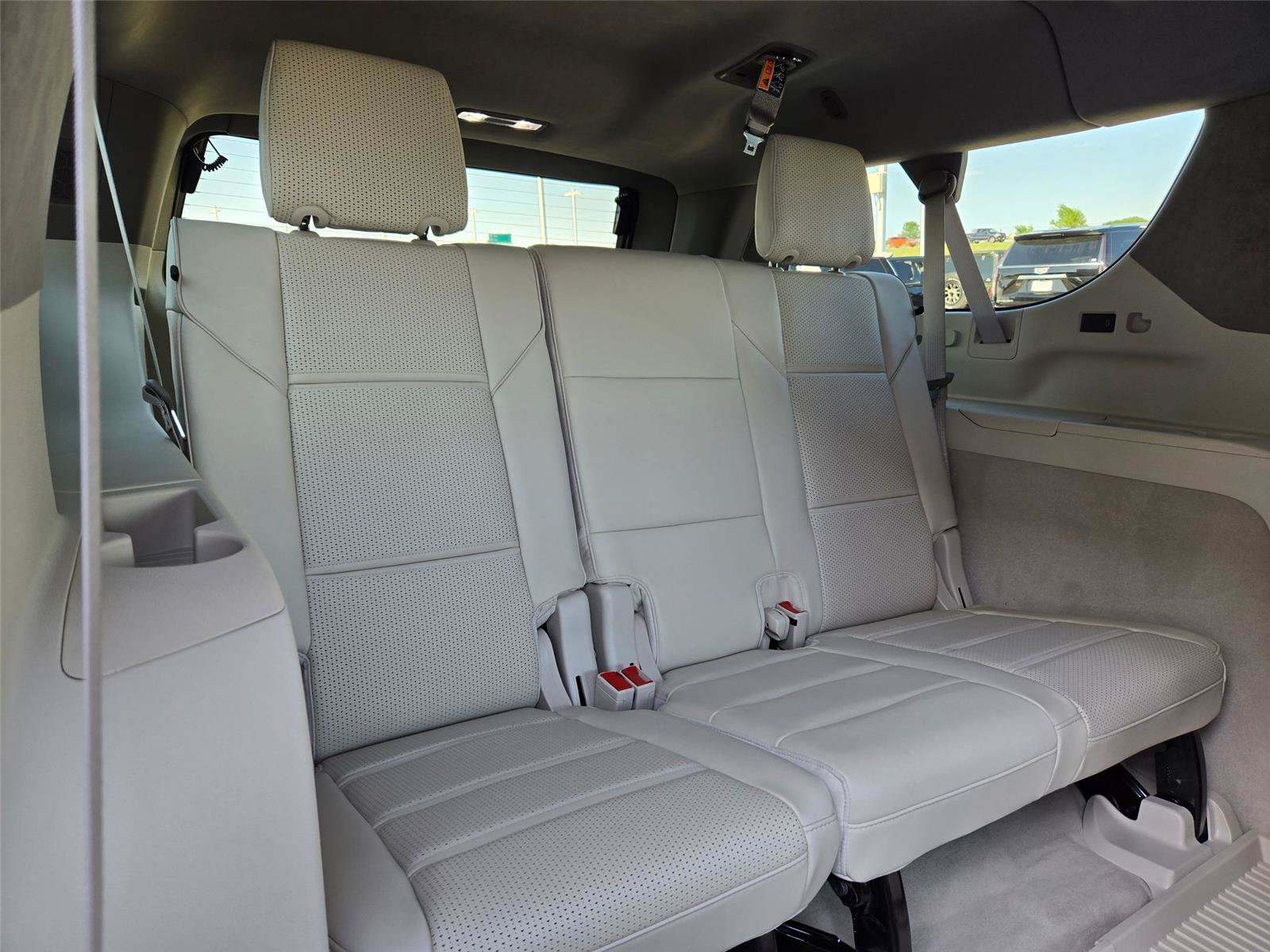 New 2026 Cadillac Escalade ESV Platinum Sport w/ LPO, ONYX Package AWD/4WD image 33
