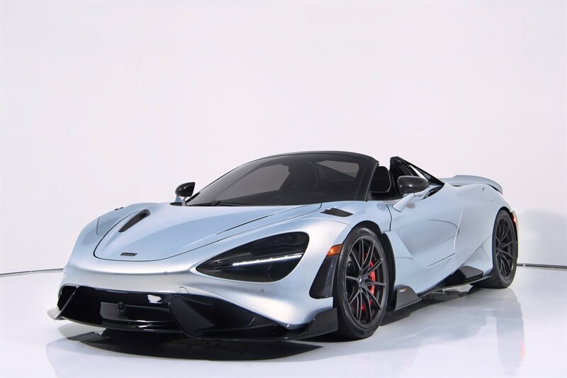 Used 2022 McLaren 765LT RWD image 4