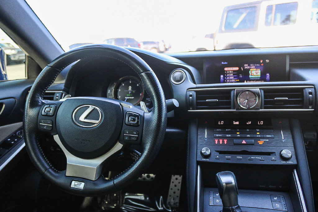 Used 2020 Lexus IS 350 F Sport w/ F Sport Package RWD image 14
