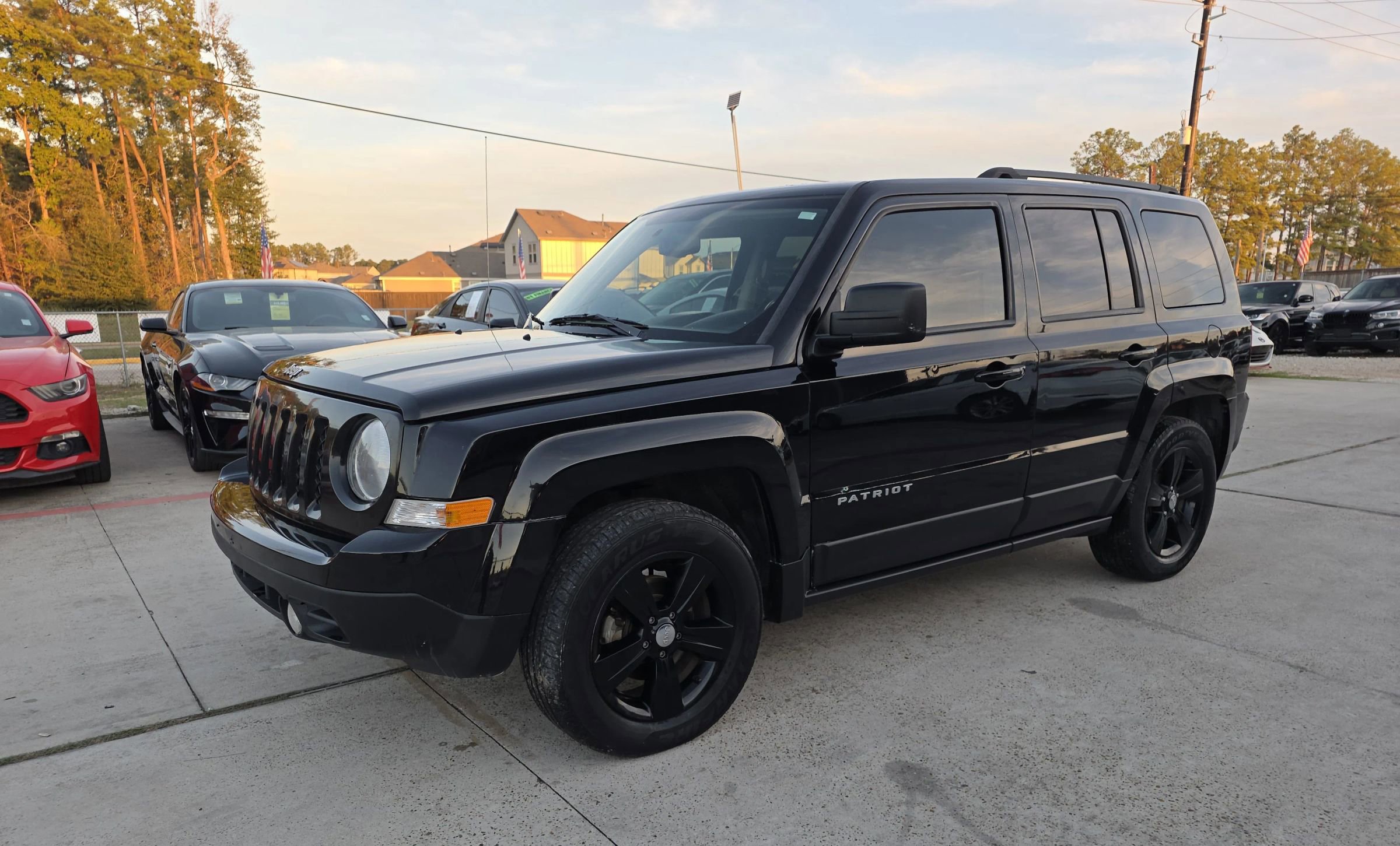 Used 2017 Jeep Patriot Latitude FWD image 2