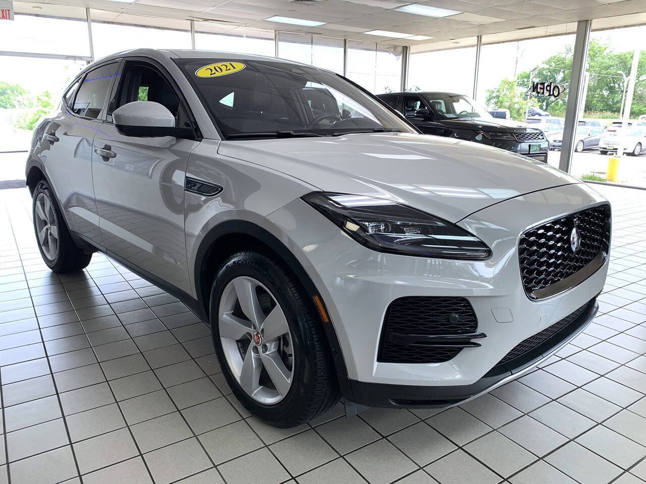 Used 2021 Jaguar E-PACE SE AWD/4WD image 4