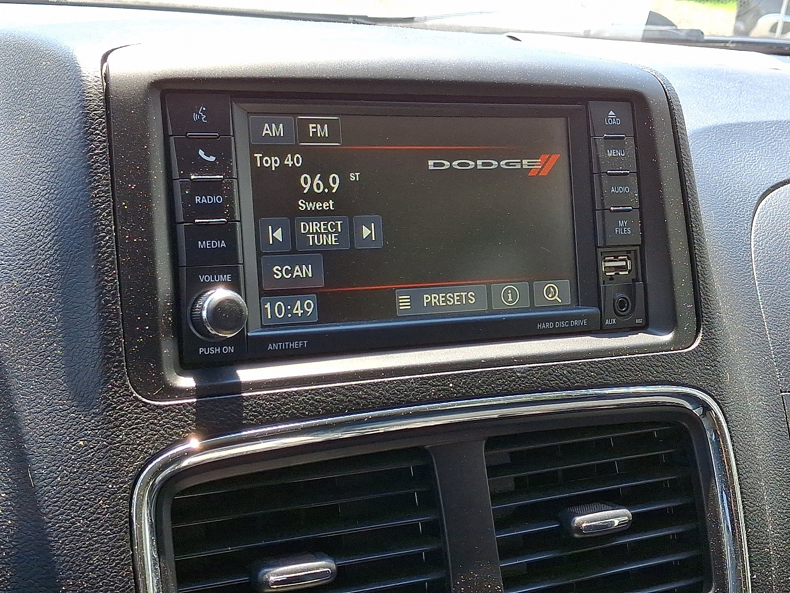 Used 2016 Dodge Grand Caravan SXT image 19