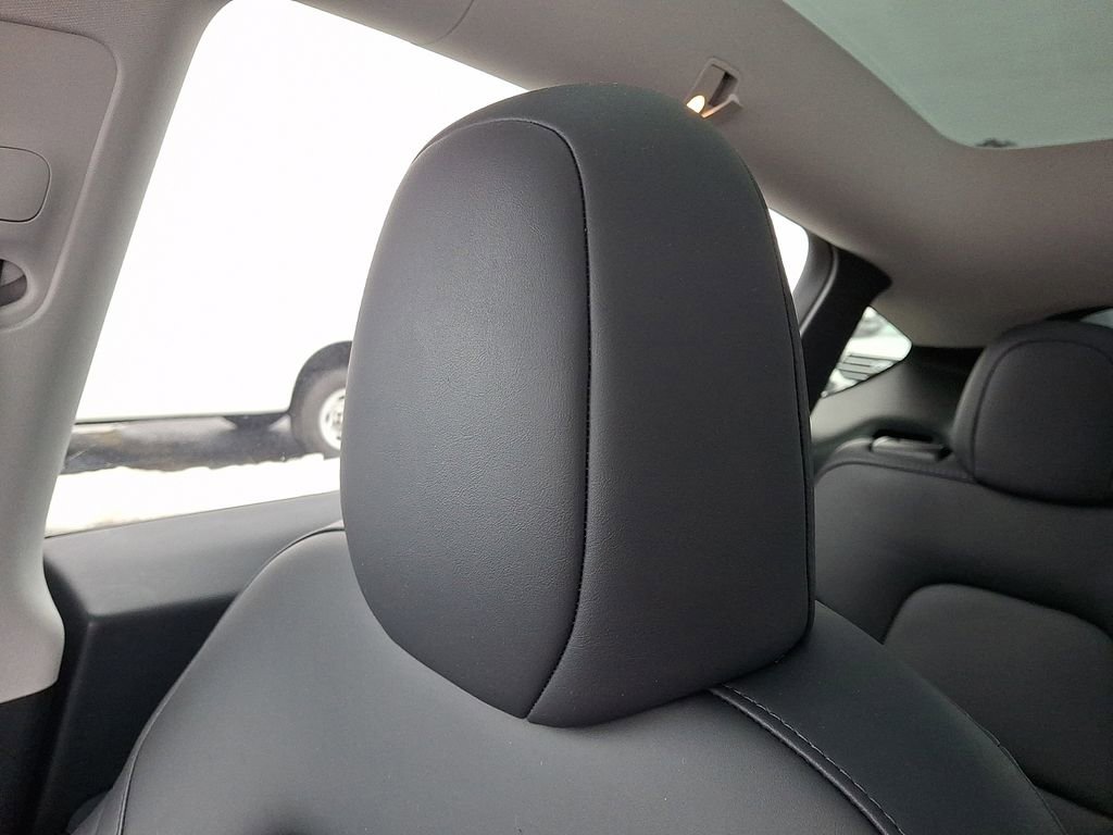 Used 2023 Tesla Model Y Long Range image 17