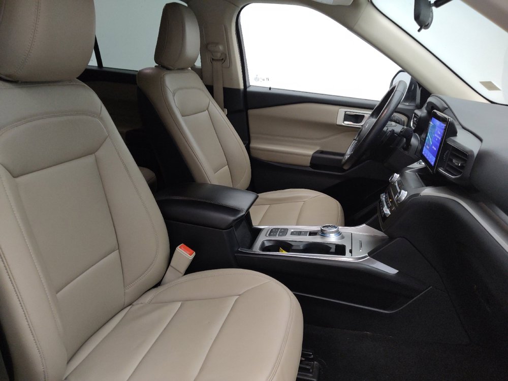 Used 2020 Ford Explorer XLT w/ Equipment Group 202A image 21
