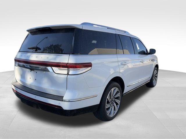 Certified 2023 Lincoln Navigator Reserve AWD/4WD image 10