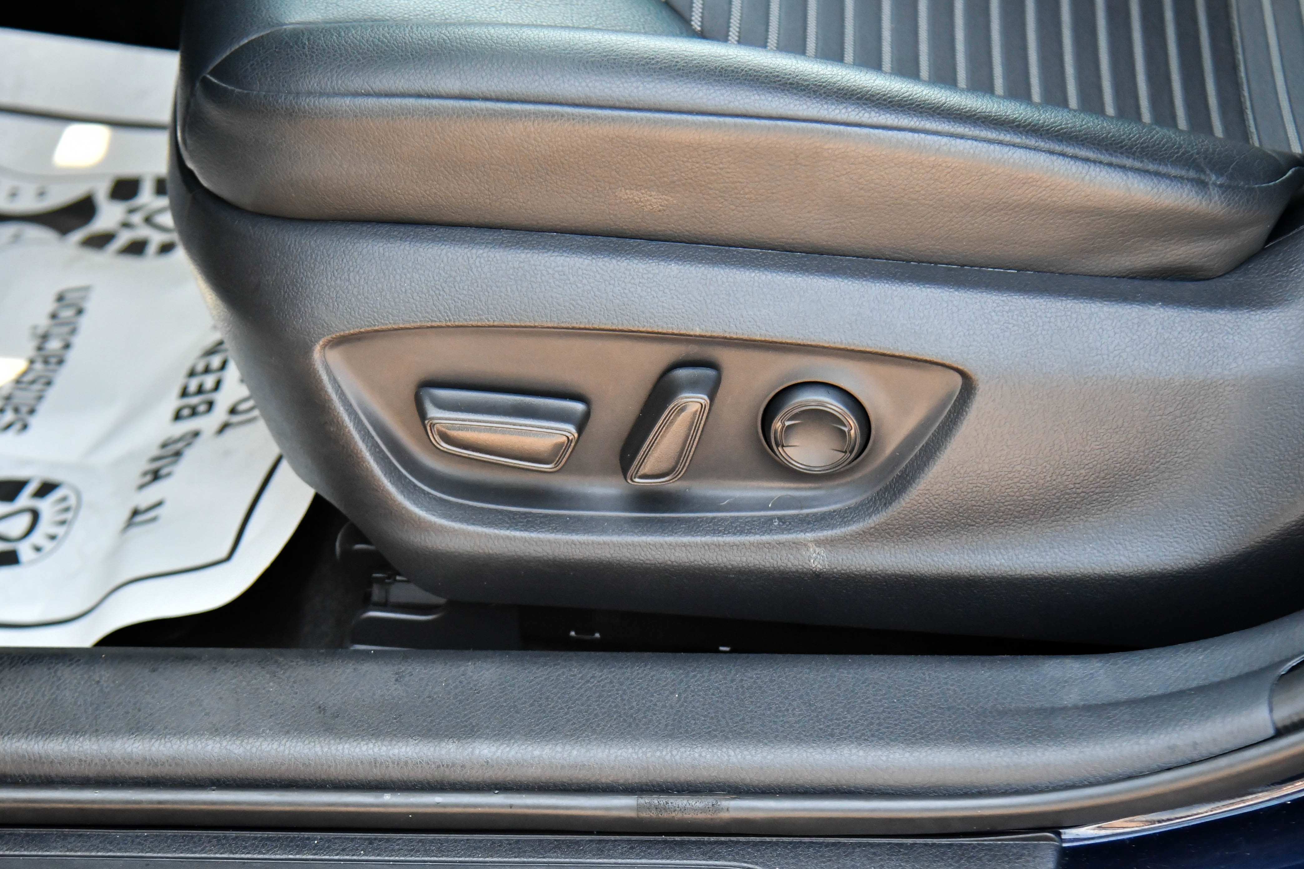 Used 2022 Toyota Camry SE FWD image 17