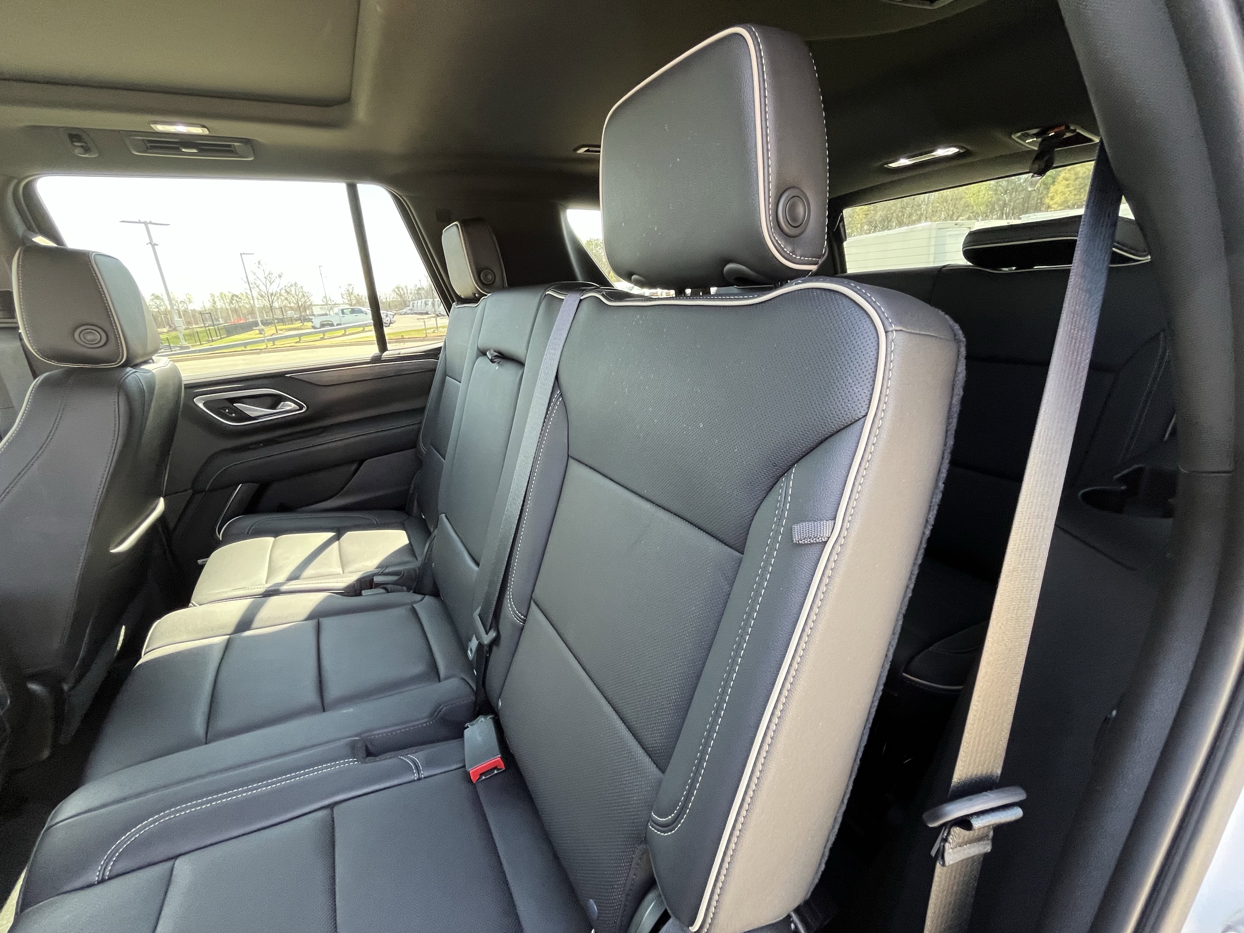 Used 2021 GMC Yukon SLT w/ SLT Luxury Plus Package image 30