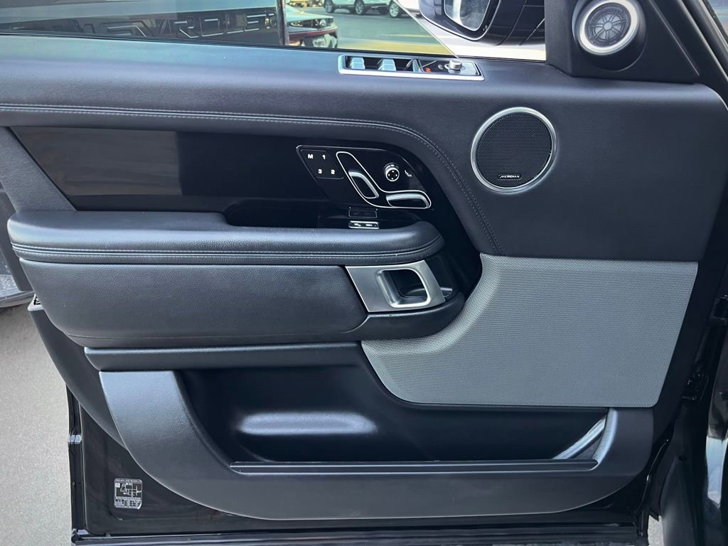 Used 2019 Land Rover Range Rover image 37
