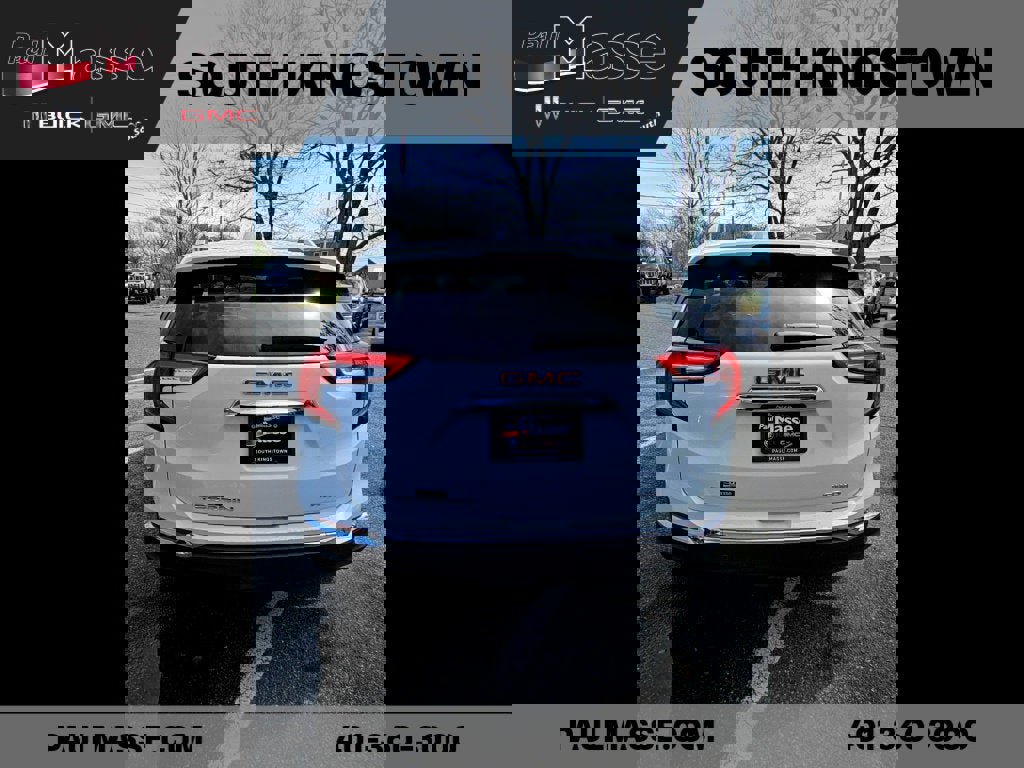 Used 2024 GMC Terrain SLT image 4