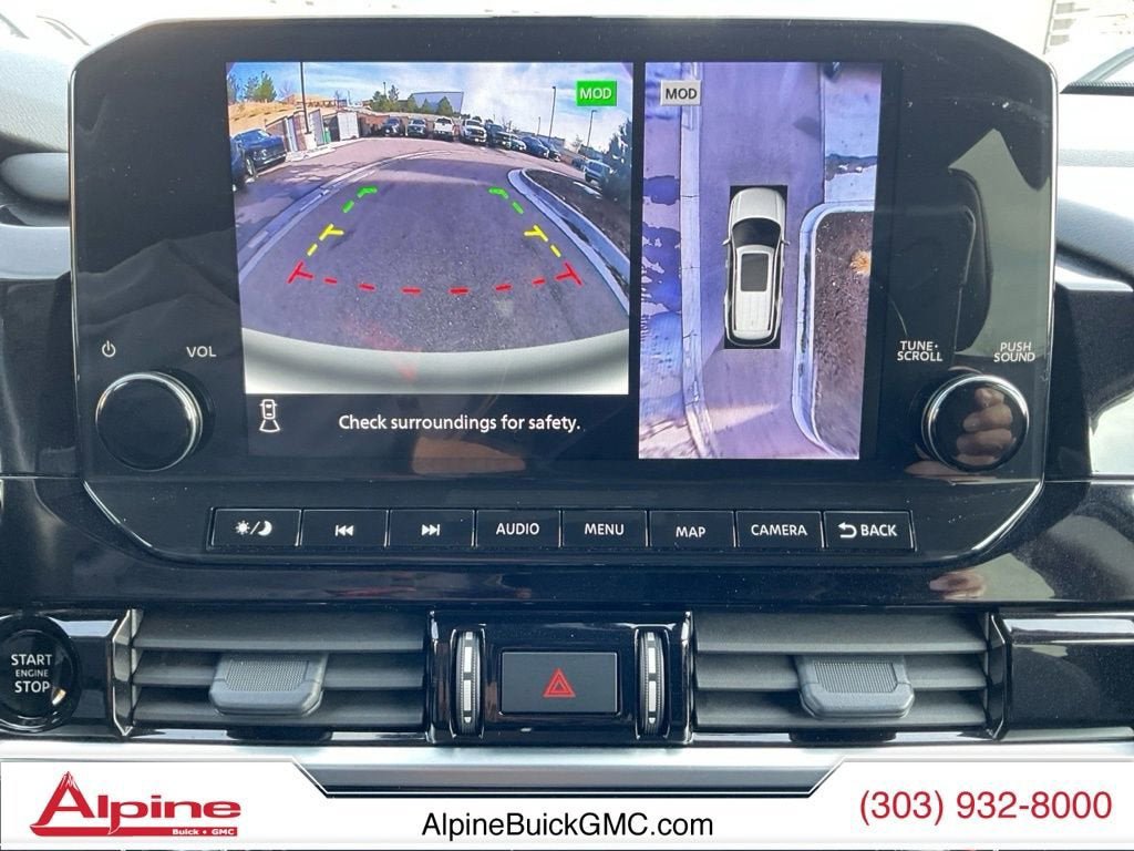 Used 2025 Nissan Pathfinder SL AWD/4WD image 16