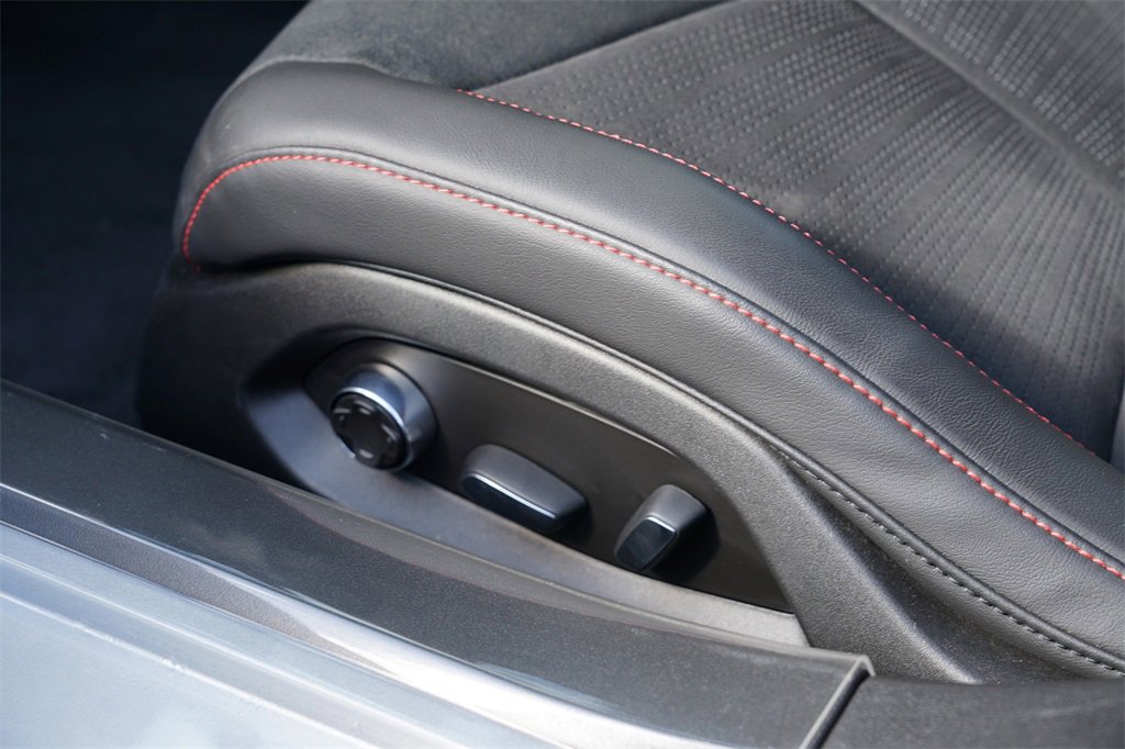 Used 2023 Chevrolet Corvette Stingray Premium Conv w/ Z51 Performance Package image 15