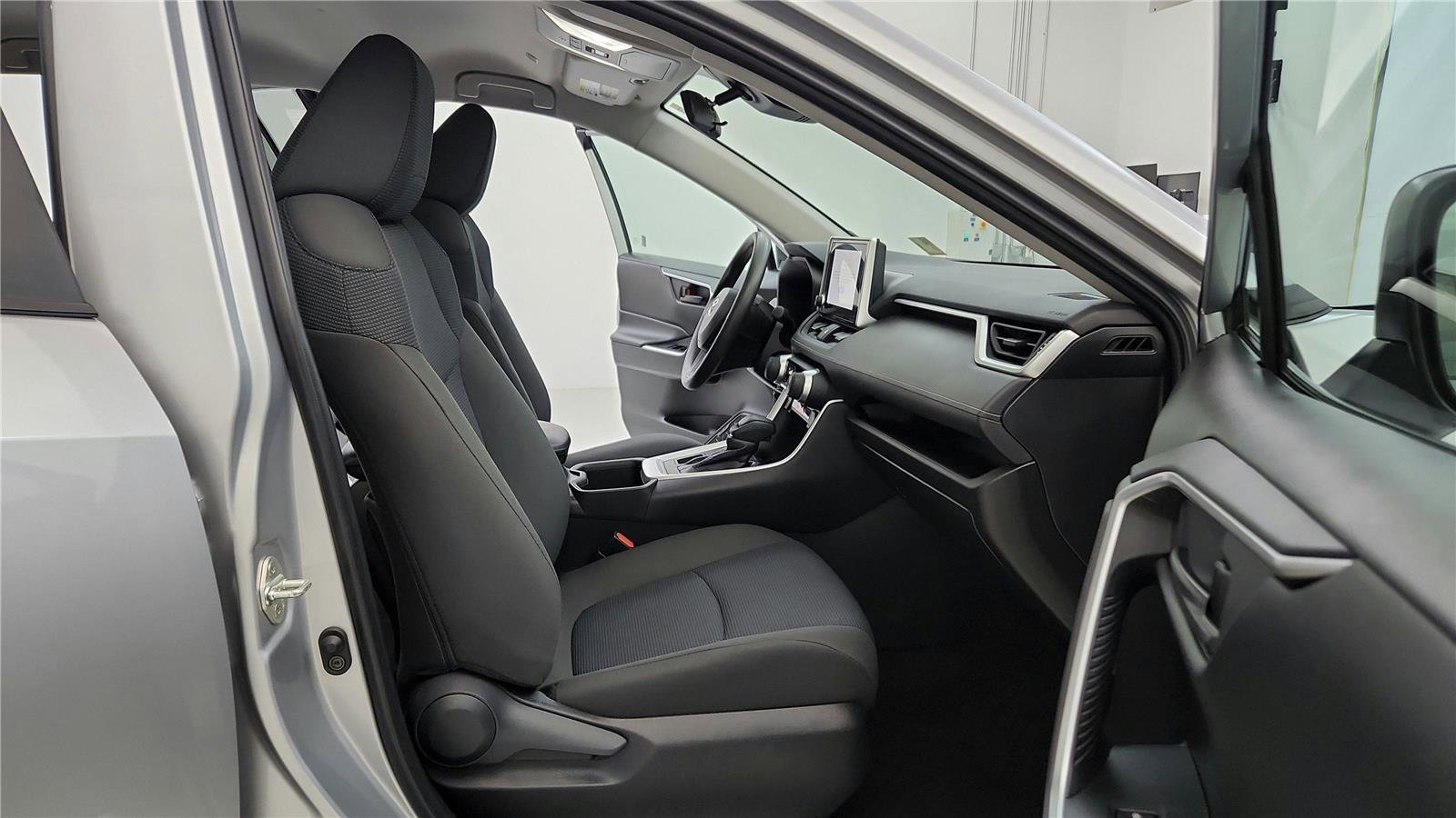 Certified 2023 Toyota RAV4 LE image 29