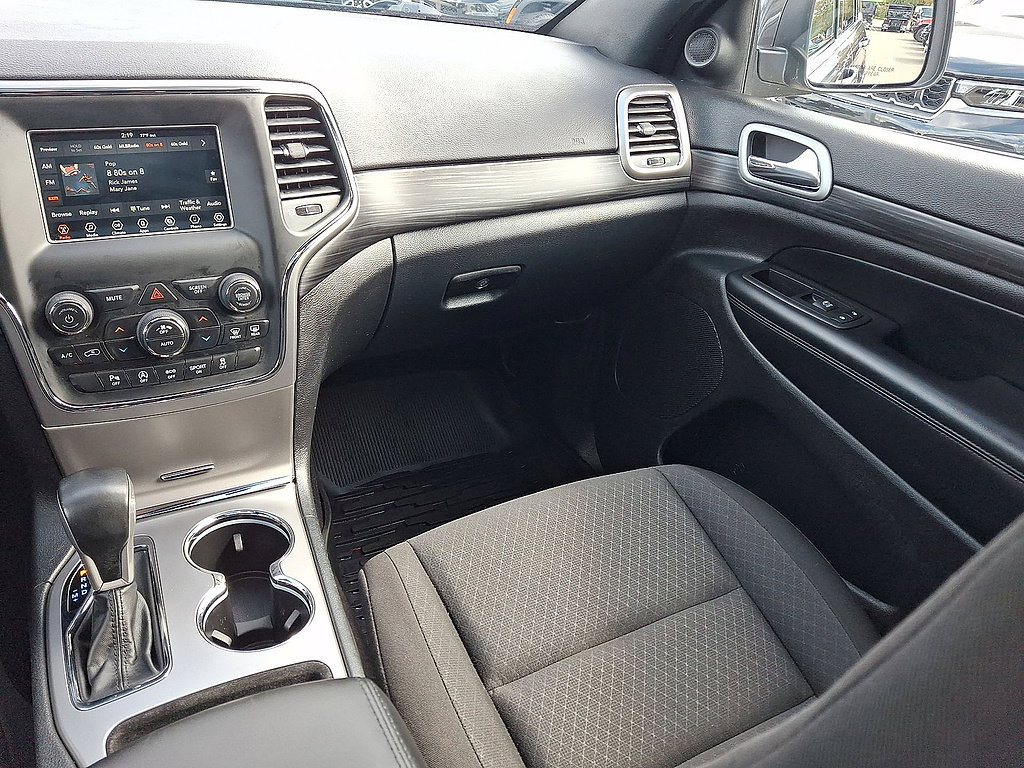 Used 2021 Jeep Grand Cherokee Laredo AWD/4WD image 11