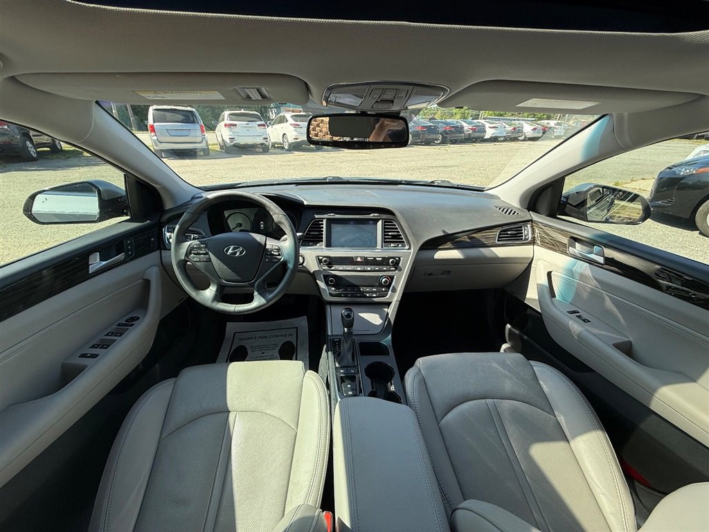Used 2016 Hyundai Sonata Limited w/ Option Group 05 FWD image 10