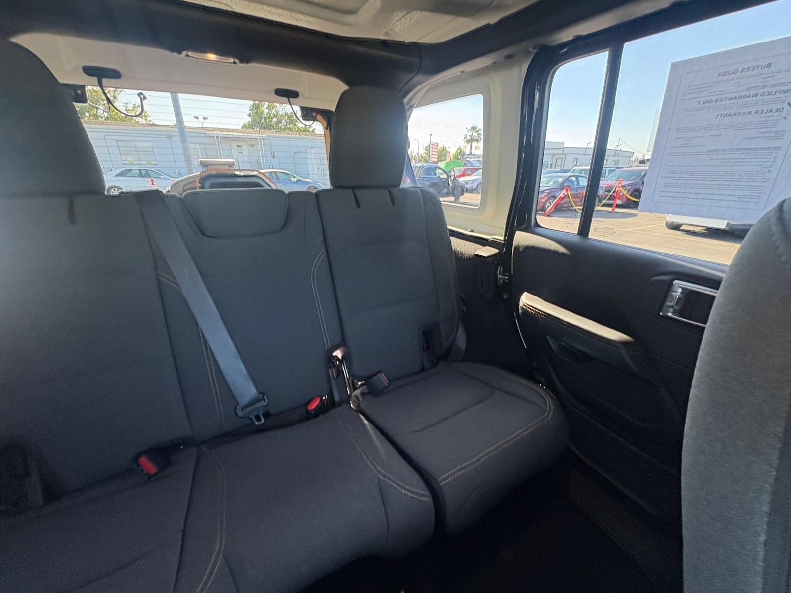 Used 2025 Jeep Wrangler Unlimited Sahara AWD/4WD image 37