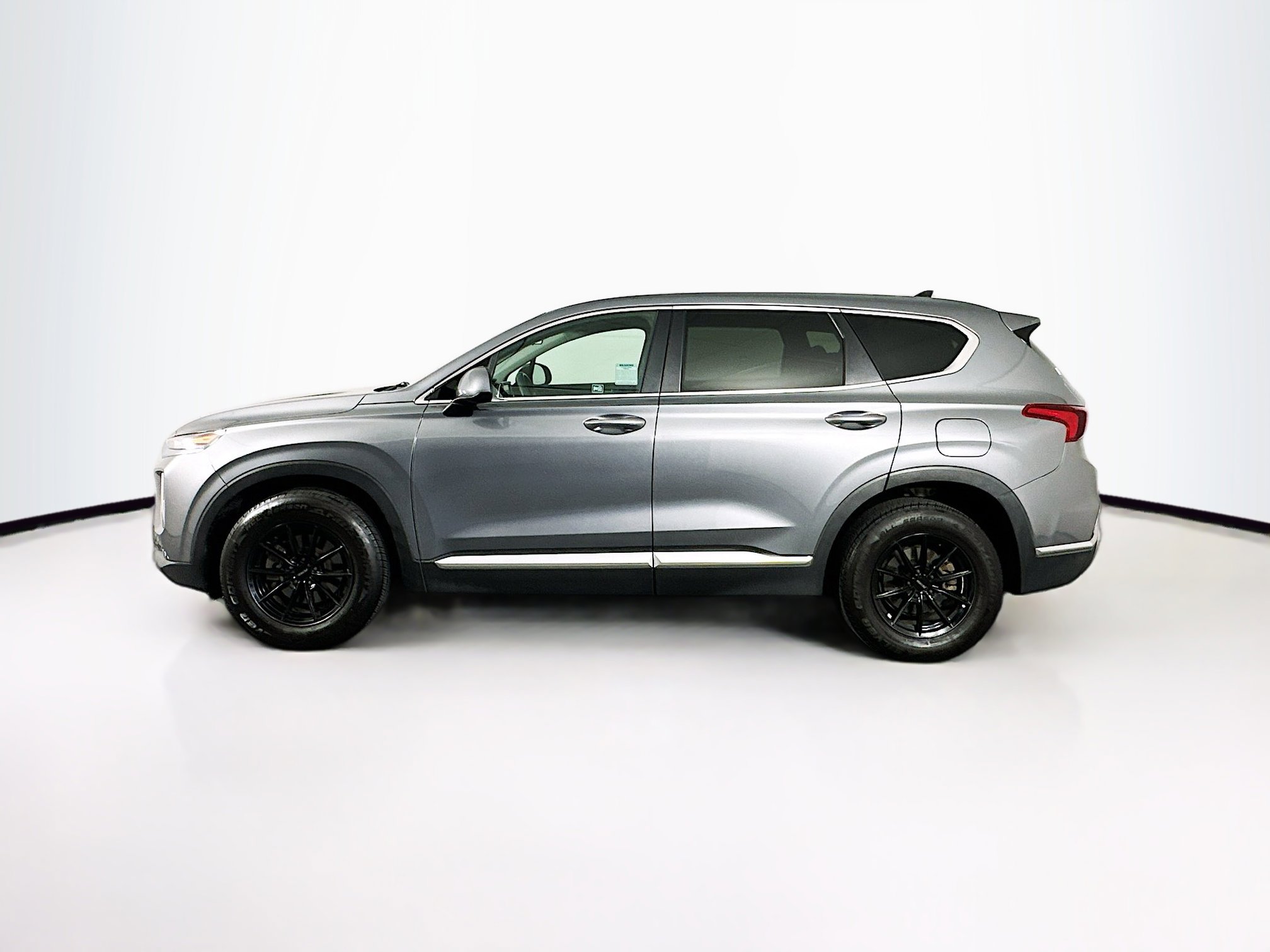 Used 2019 Hyundai Santa Fe SE FWD image 4