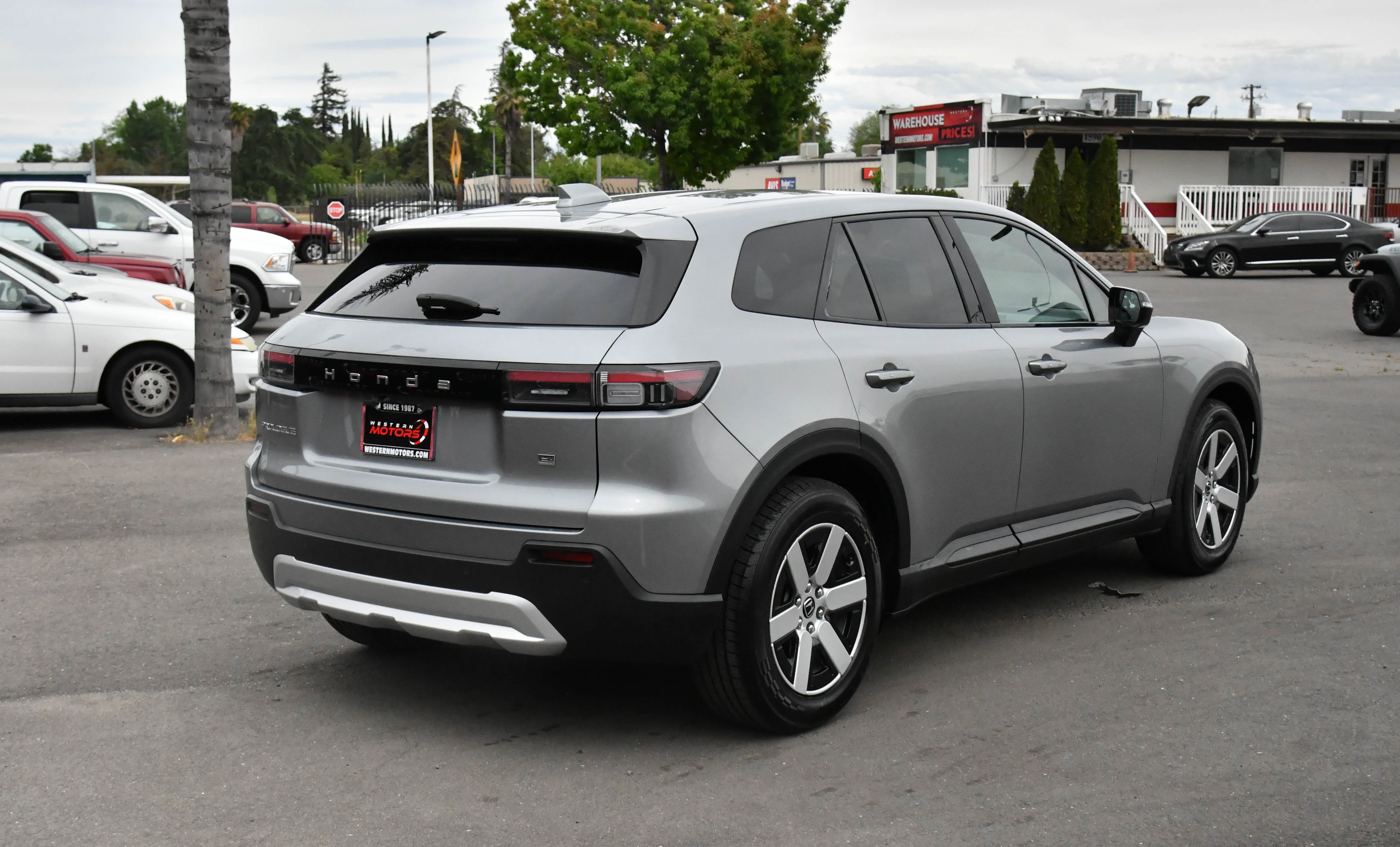 Used 2024 Honda Prologue EX image 8