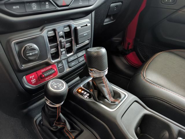 Used 2023 Jeep Gladiator Mojave w/ Cold Weather Group AWD/4WD image 32